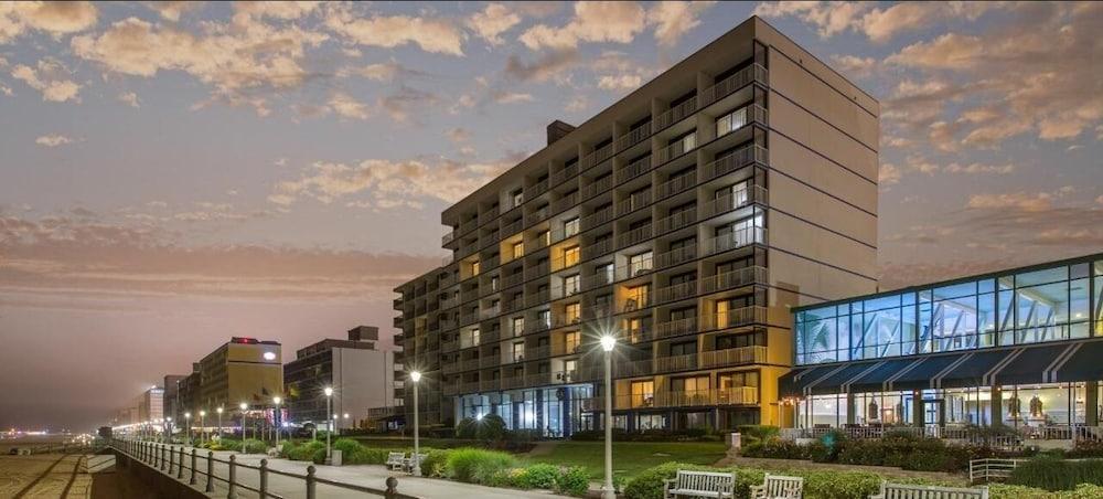 Coastal Hotel & Suites Virginia Beach - Oceanfront Екстериор снимка
