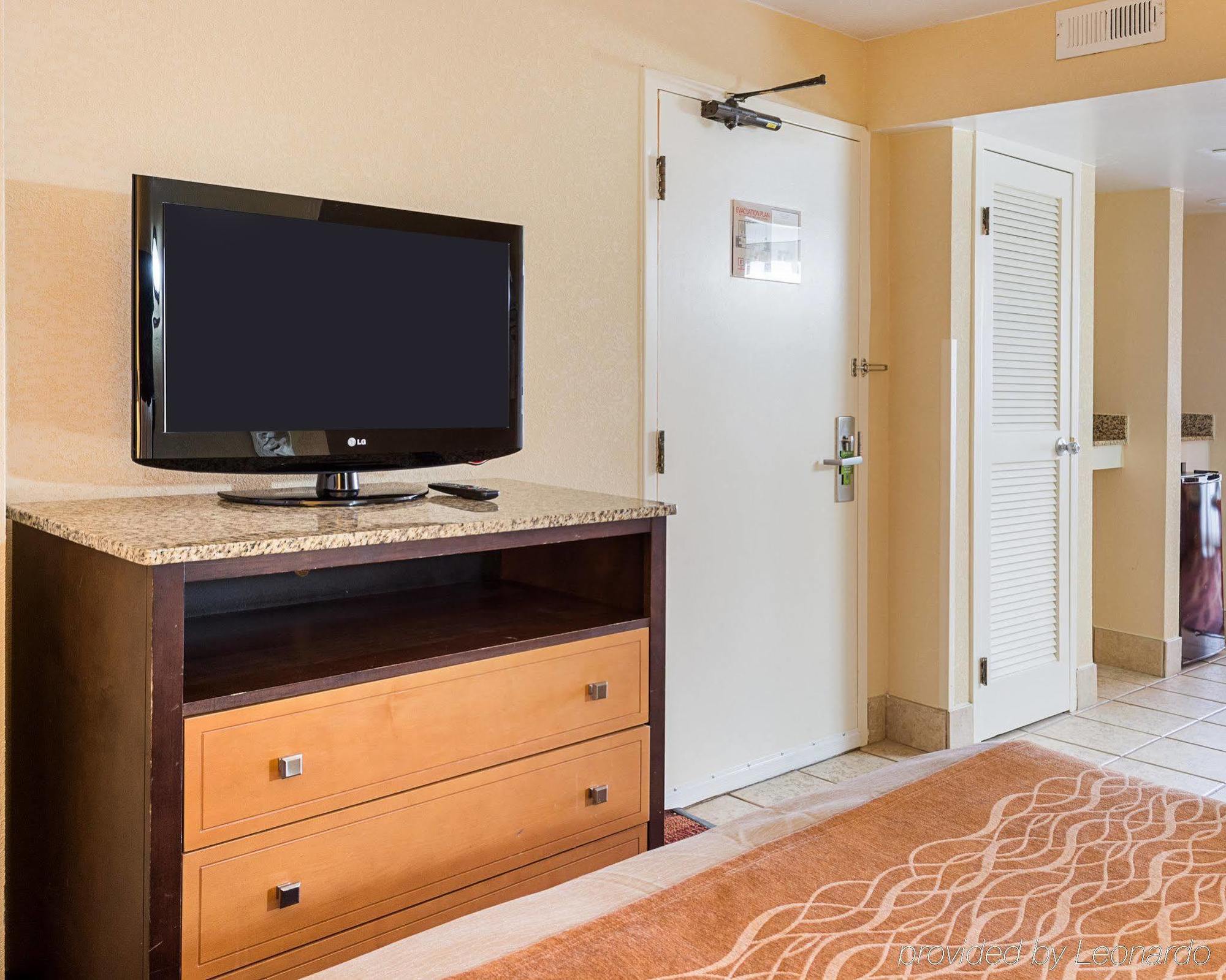 Coastal Hotel & Suites Virginia Beach - Oceanfront Екстериор снимка