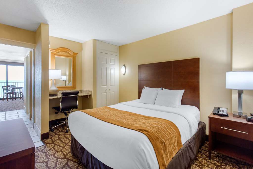 Coastal Hotel & Suites Virginia Beach - Oceanfront Стая снимка